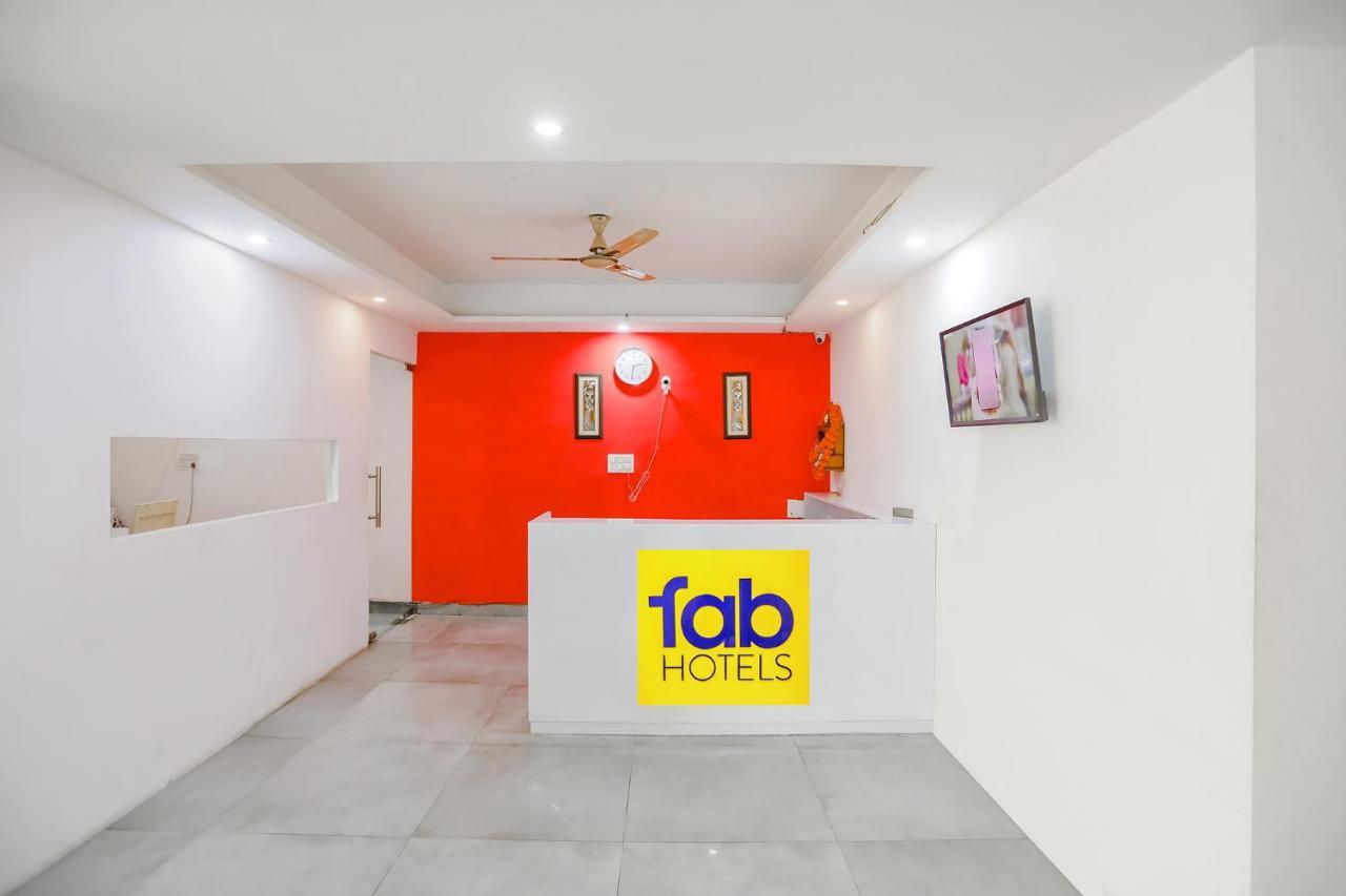 Fabhotel F9 Sector 19 Noida Eksteriør bilde