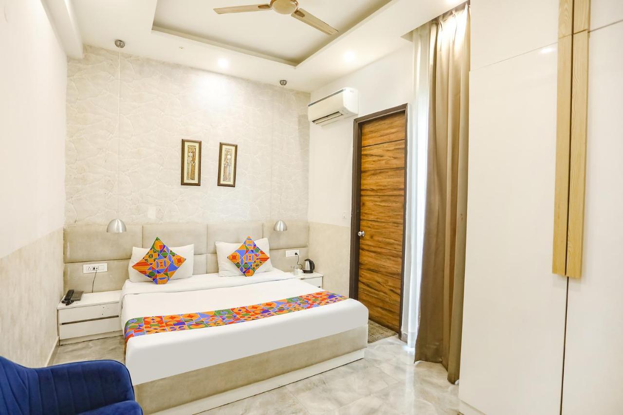 Fabhotel F9 Sector 19 Noida Eksteriør bilde