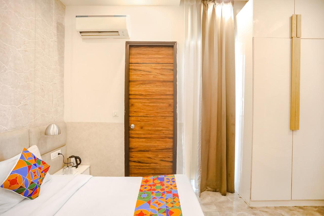 Fabhotel F9 Sector 19 Noida Eksteriør bilde