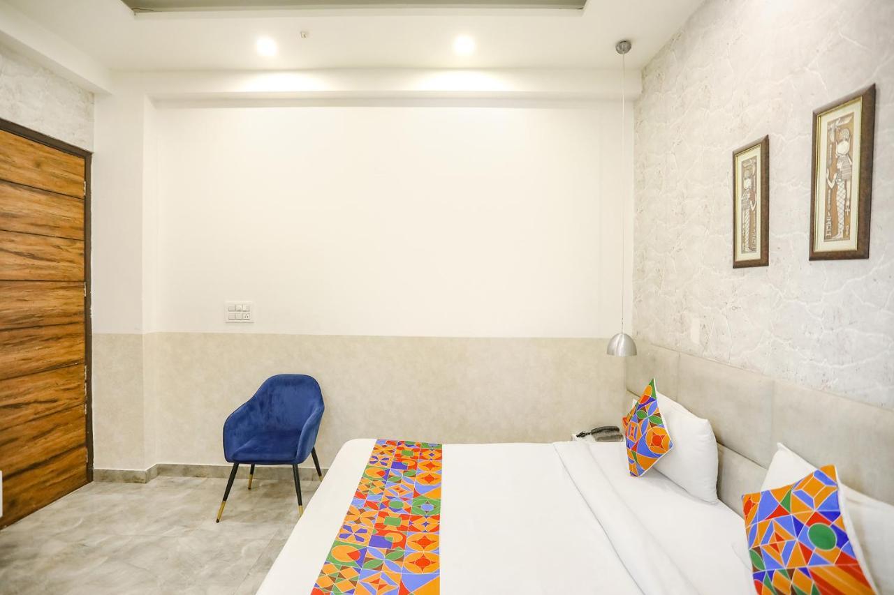Fabhotel F9 Sector 19 Noida Eksteriør bilde