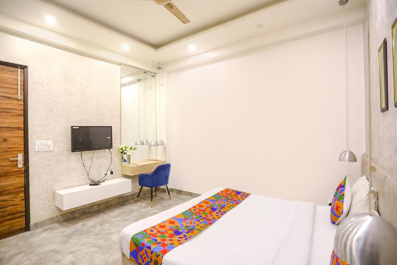Fabhotel F9 Sector 19 Noida Eksteriør bilde