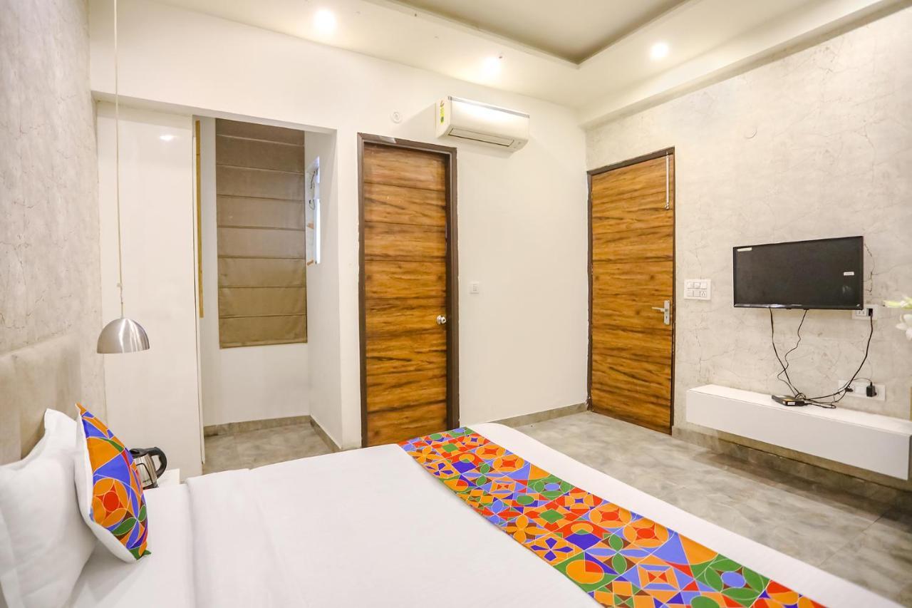 Fabhotel F9 Sector 19 Noida Eksteriør bilde