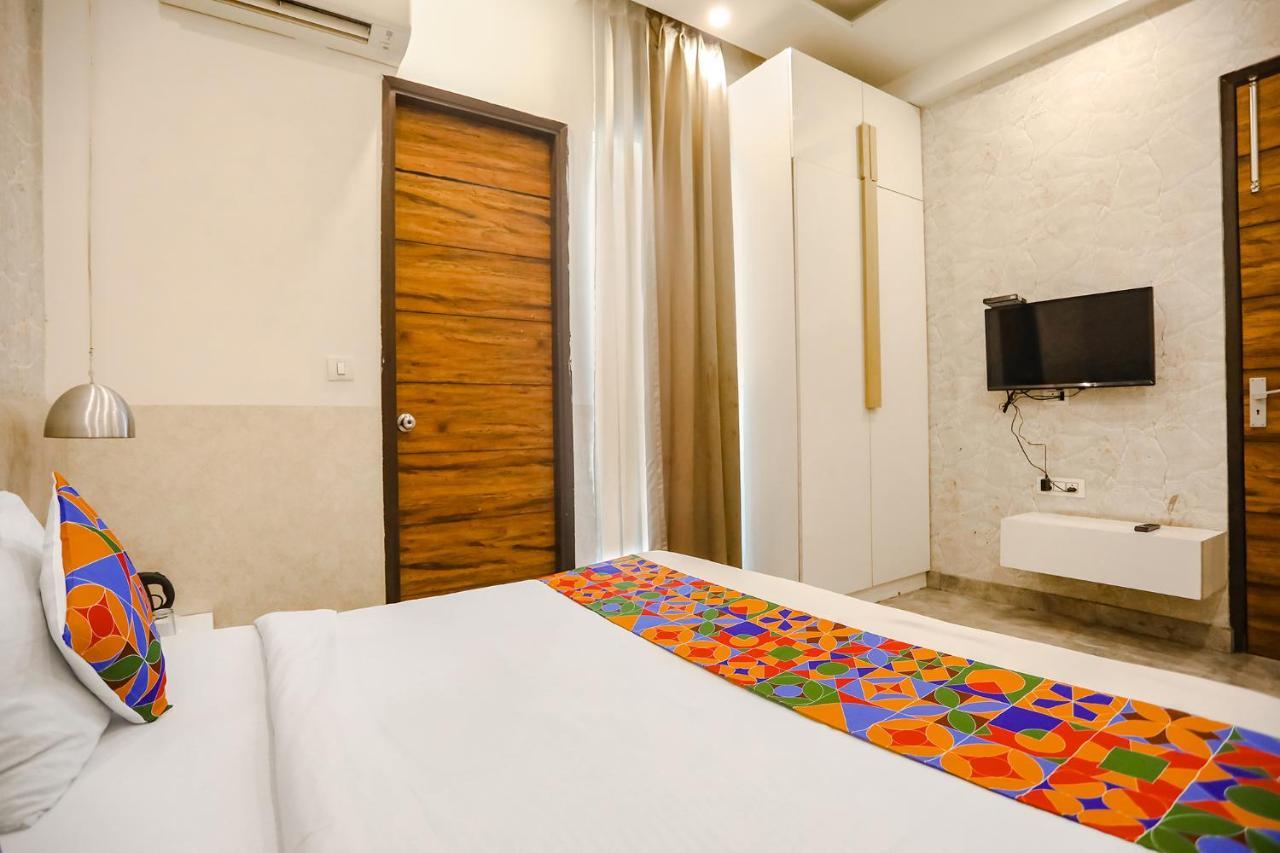 Fabhotel F9 Sector 19 Noida Eksteriør bilde