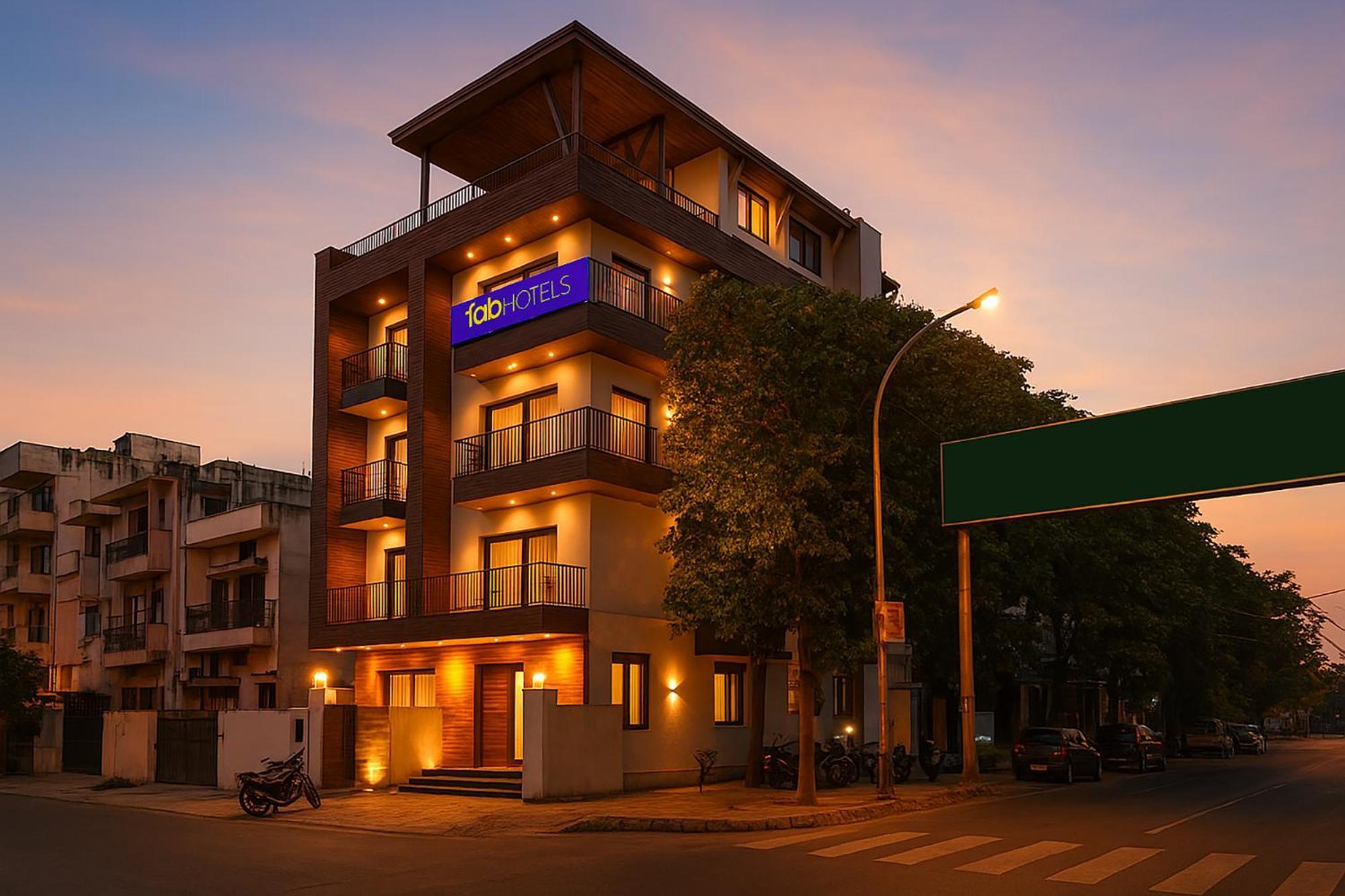 Fabhotel F9 Sector 19 Noida Eksteriør bilde